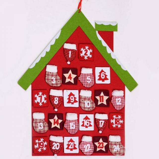 E-shop Kinekus Adventný kalendár domček 63x72,5x1,5 cm