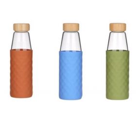 Fľaša športová sklo 500ml CARO, s bambusovým uzáverom v silikónovom obale MIX