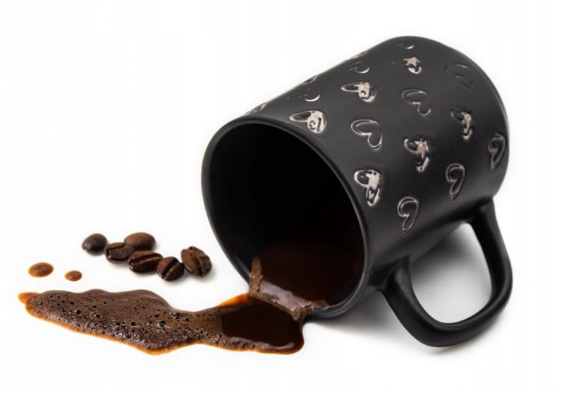 Kinekus Hrnček porcelánový 340ml, čierny, dekor srdiečka