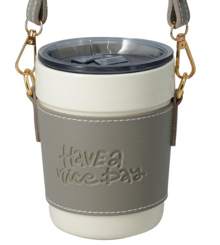 Pohár porcelánový s viečkom 420 ml, s pútkom, mix farieb