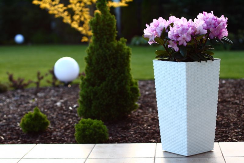 Kinekus Kvetináč vysoký, plastový, dĺžka strany 25cm, FINEZJA, imitácia ratanu, biely