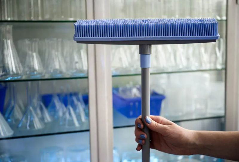 Kinekus Metla gumená antistatická + teleskopická násada antibakteriálna BACTERIA STOP