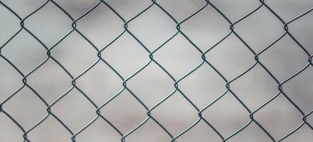 Pletivo na plot a tieniaca sieť – dokonalé súkromie aj bezpečie