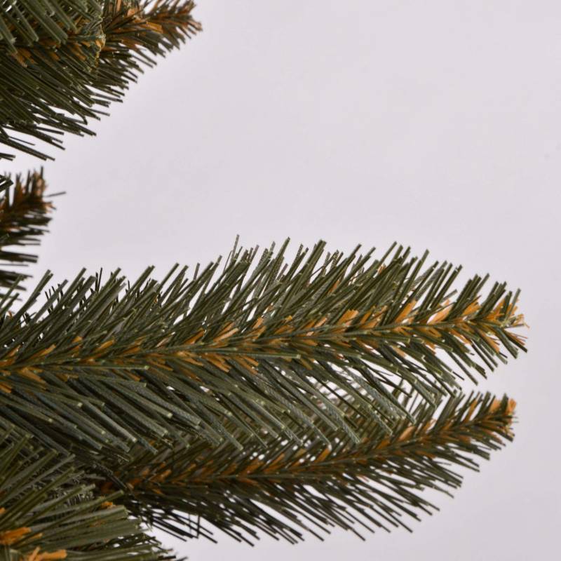 Vianočný stromček smrek sibírsky 2,2 m