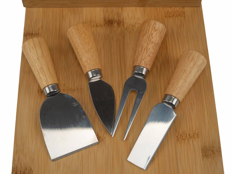 EXKLUZÍVNA Doska na krájanie syra bambus + 4 typy nožov