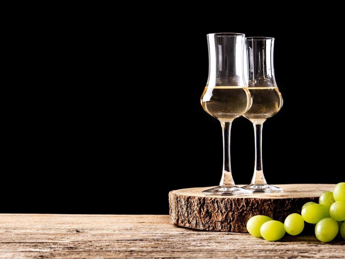 Taliansky nápoj grappa.
