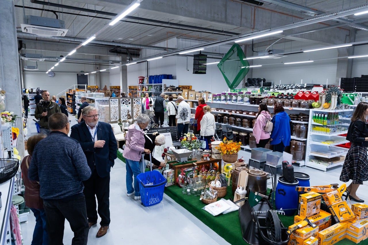 Interiér predajne Kinekus Považská Bystrica