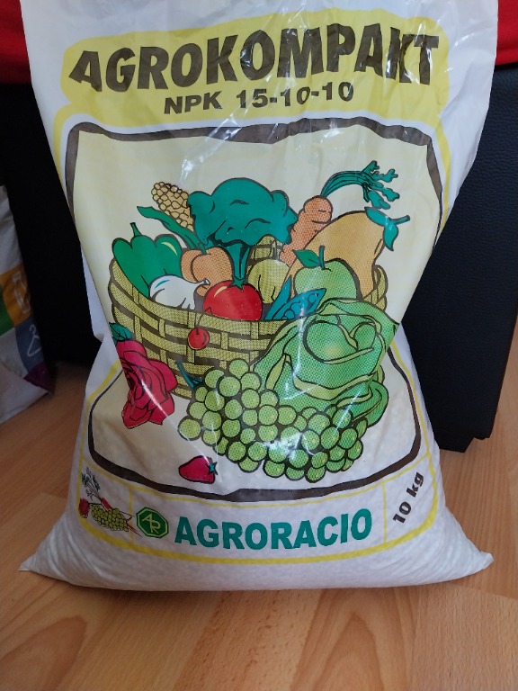 Hnojivo univerzálne NPK 15-10-10, 10kg