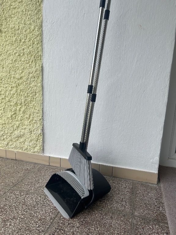 Lopatka + metlička dlhá rúčka SKVELER, so vstavaným hrebeňom KLC
