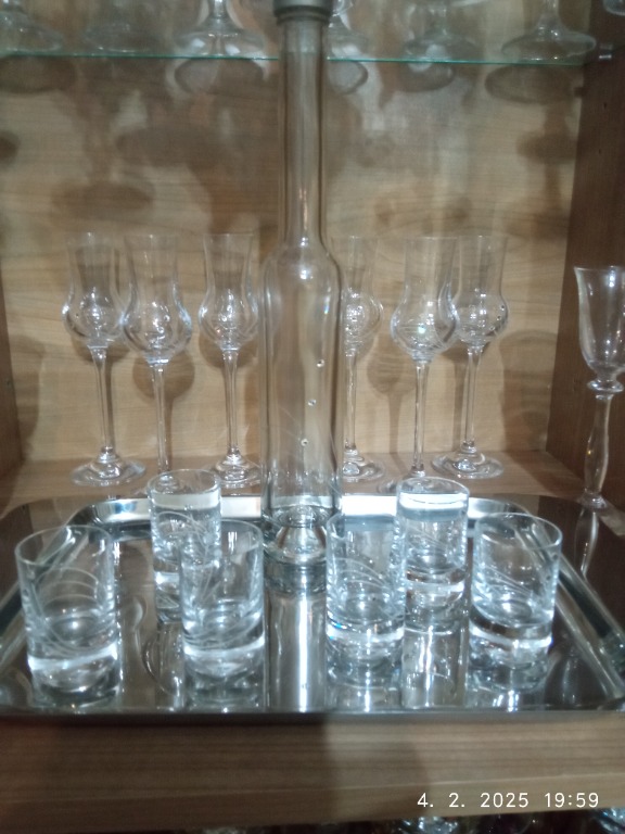 Štamprlík a fľaša na alkohol SWAROVSKI CRYSTALS, sada 6 +1 ks